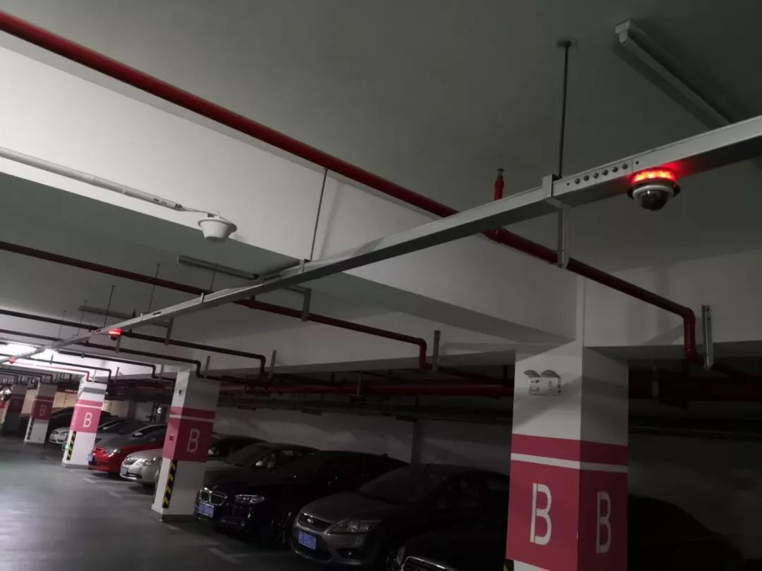 云间新天地停车场